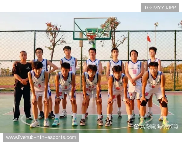 球场上的汗水见证信念力量，篮球场上挥洒汗水的热血